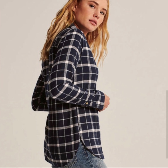 Women’s Abercrombie & Fitch Boyfriend Flannel ~ Blue/Whote Plaid ~ Size Women's - Picture 3 of 9